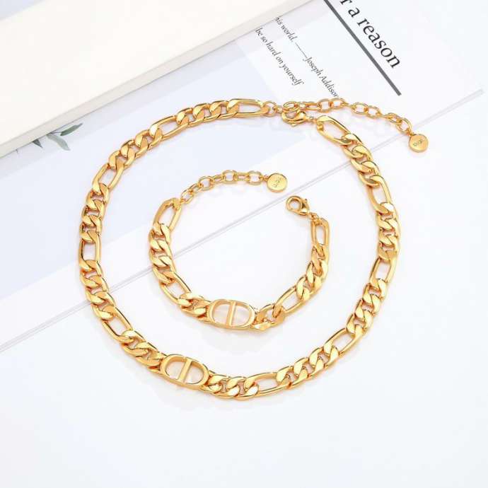 Picture of Dior Sets _SKUDiorsuits0912648501